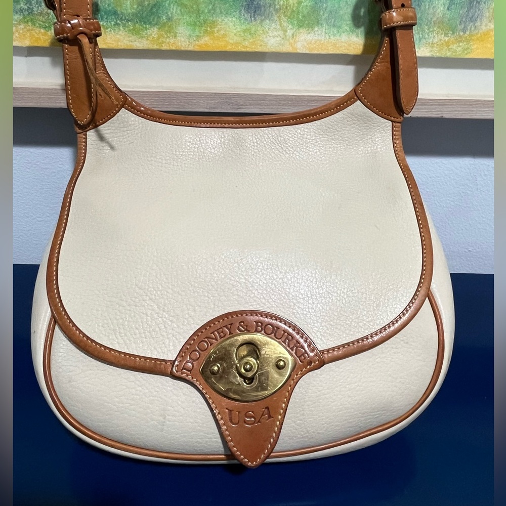 Dooney & Bourke Calvary Saddle Bag Purse British Tan Leather Vintage 90s  AWL